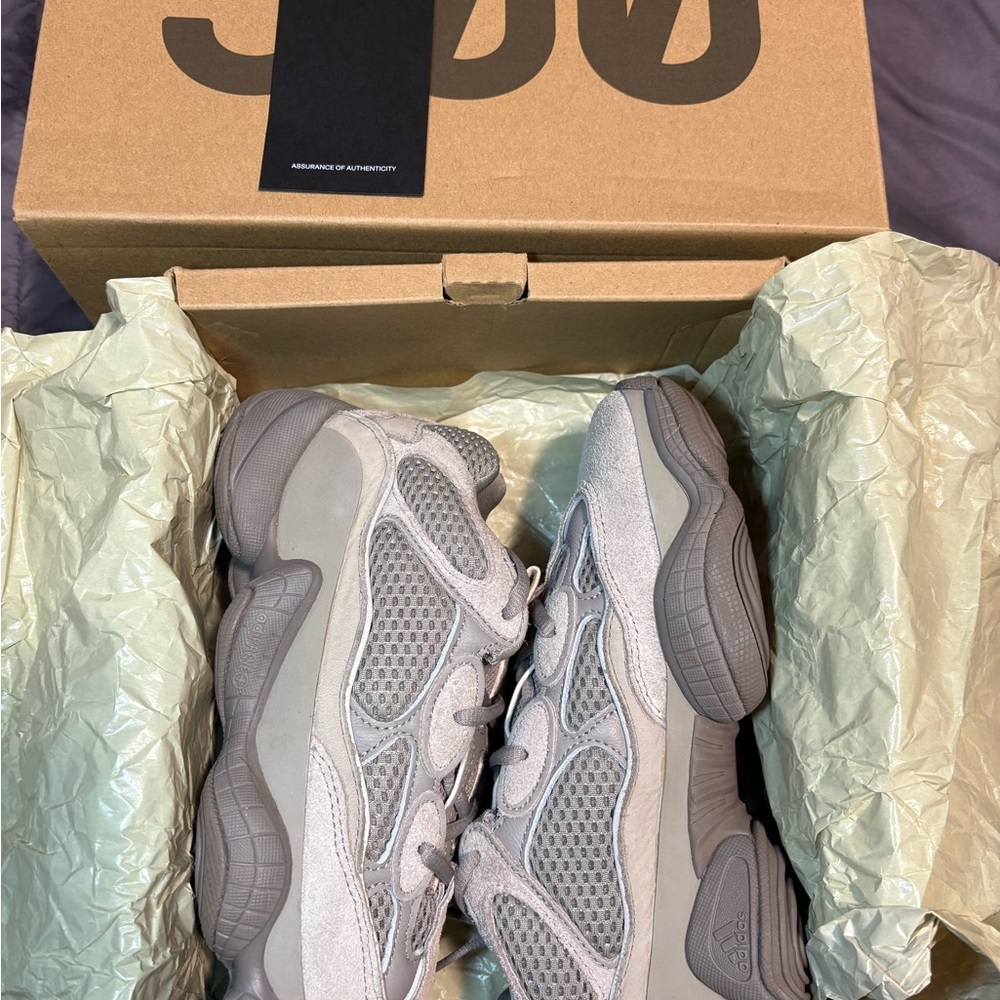 Adidas Yeezy 500 in AshGray